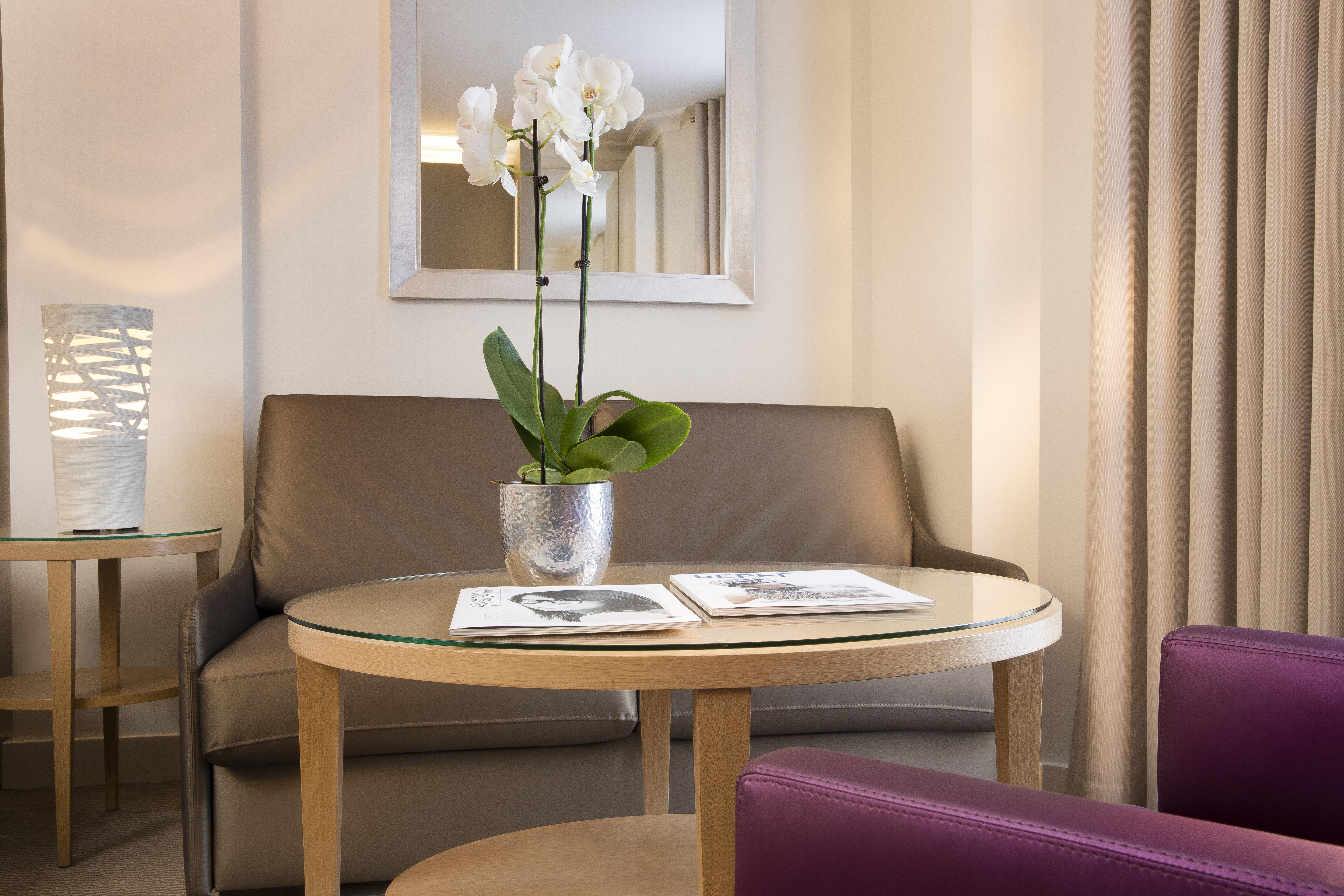 Garden-elysee Hotel 4*