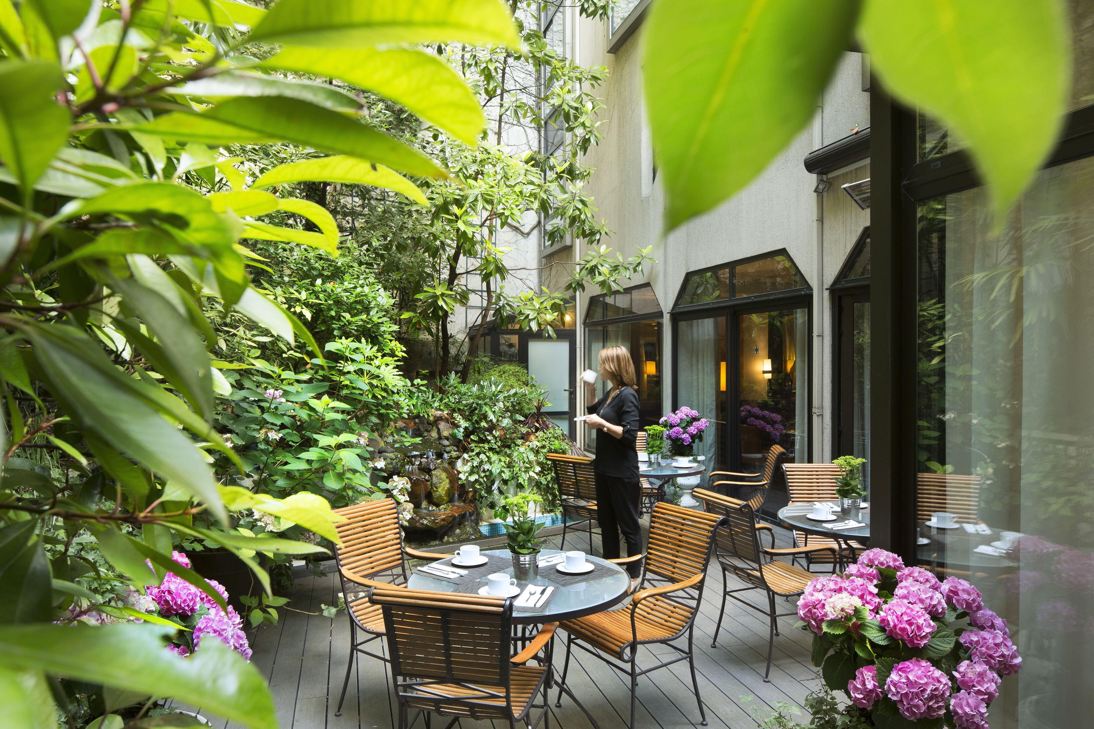 Garden-elysee Hotel 4*