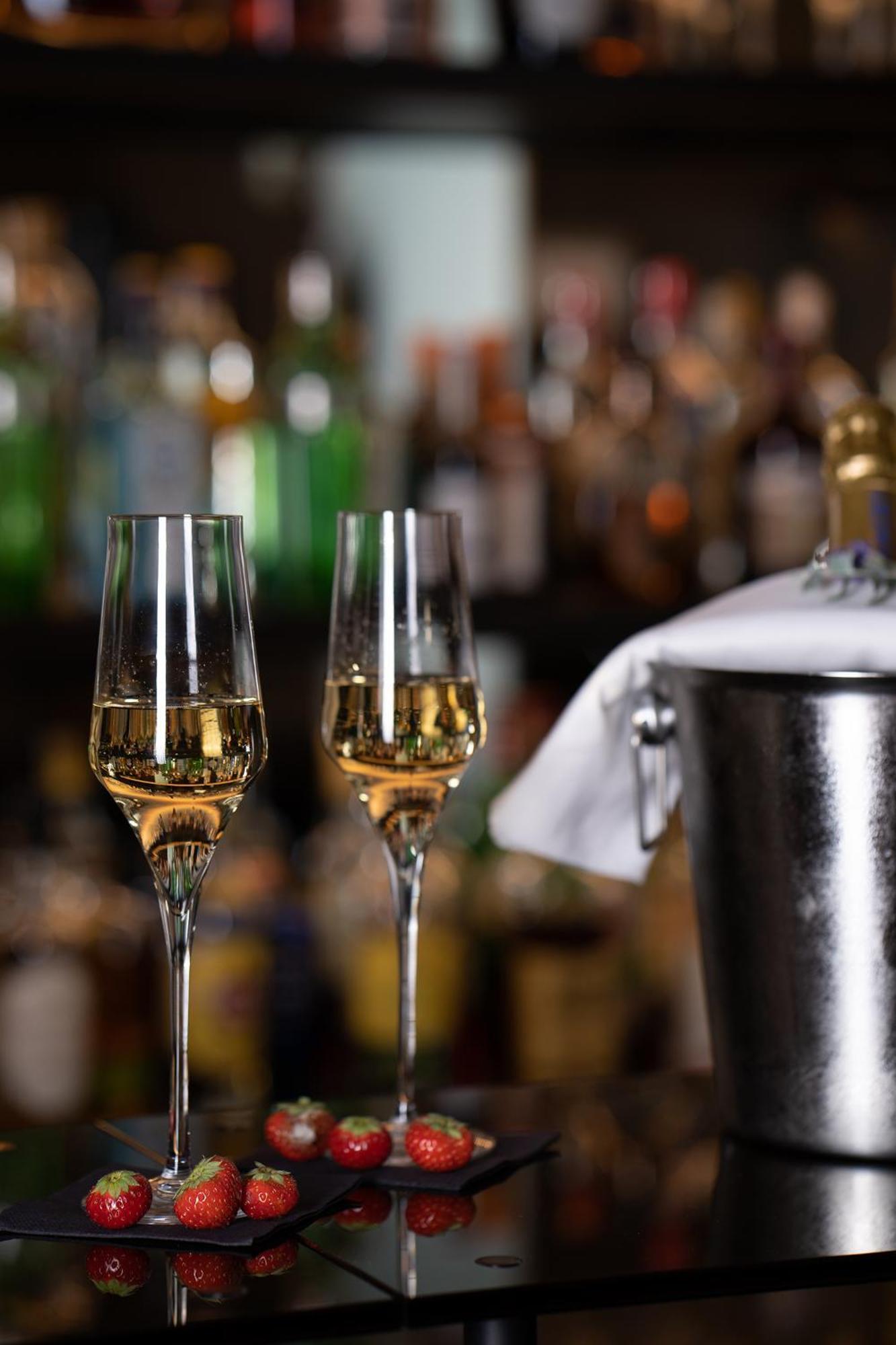 Garden-elysee Hotel 4*