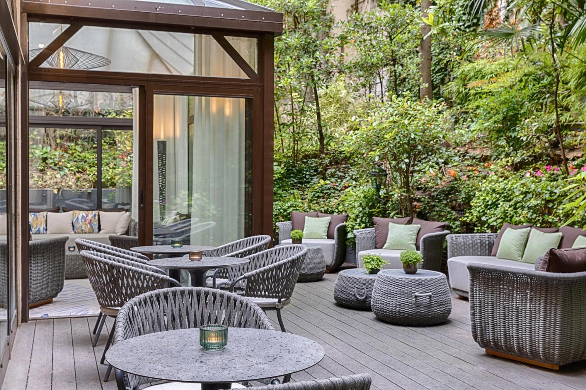 Garden-elysee Hotel 4*